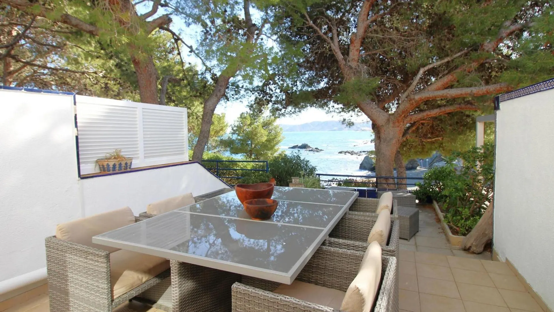 Casa En Primera Linea De Mar Con Acceso Directo A Playa Y Vistas Espectaculares - Es-228-176 Llanca